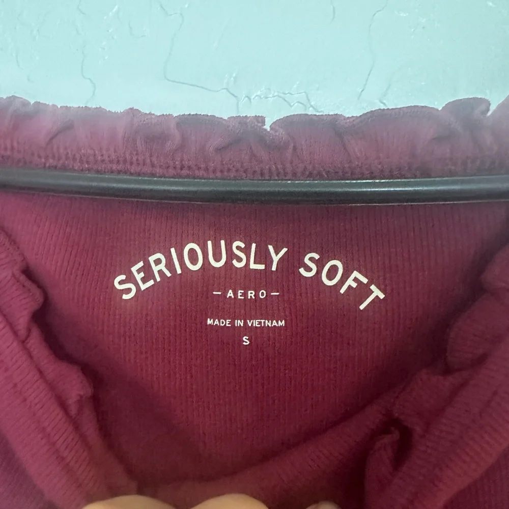 Women’s size small red Abercrombie soft off shoulder bodycon shirt dainty y2k - Picture 3 of 6